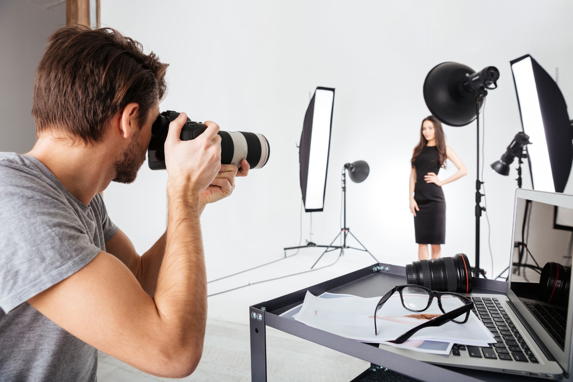 8 Reasons to Hire a Corporate Photographer in Dubai for your Business